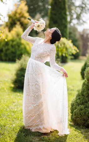 A-Line Lace Vintage Wedding Dress With Bateau Neckline And Long Sleeve-716568