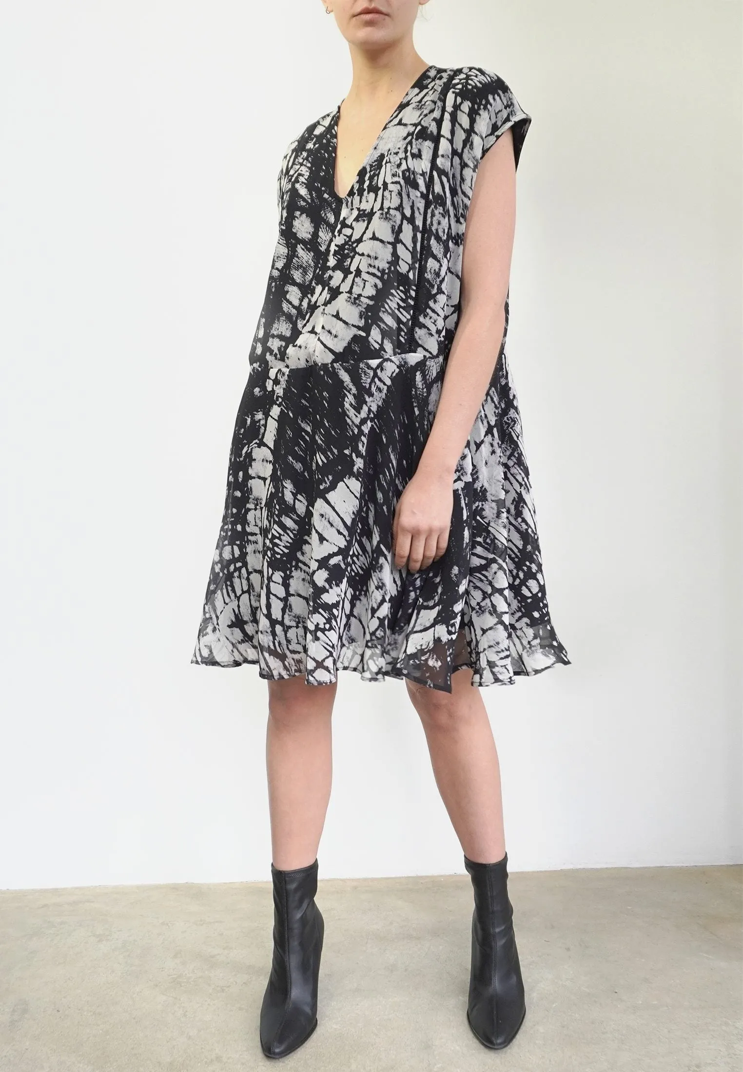 ALLURE DRESS HIDE PRINT