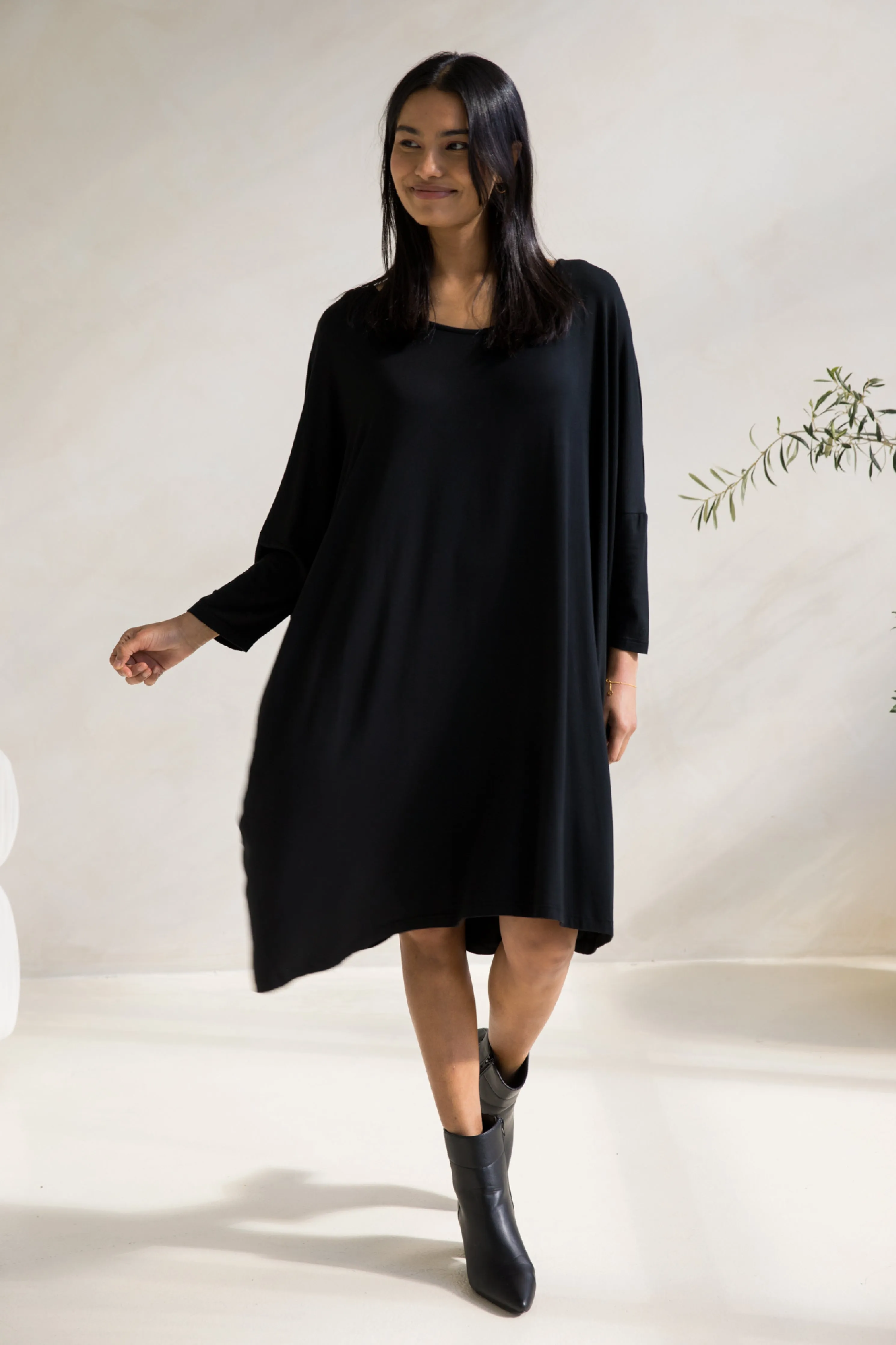 Long Sleeve Nice Dress in Black